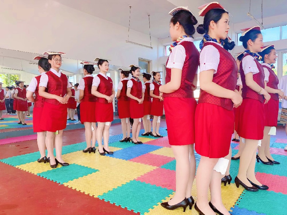 天津市弘博職業(yè)學(xué)校禮儀服務(wù) 塑造文明風(fēng)尚的先鋒力量